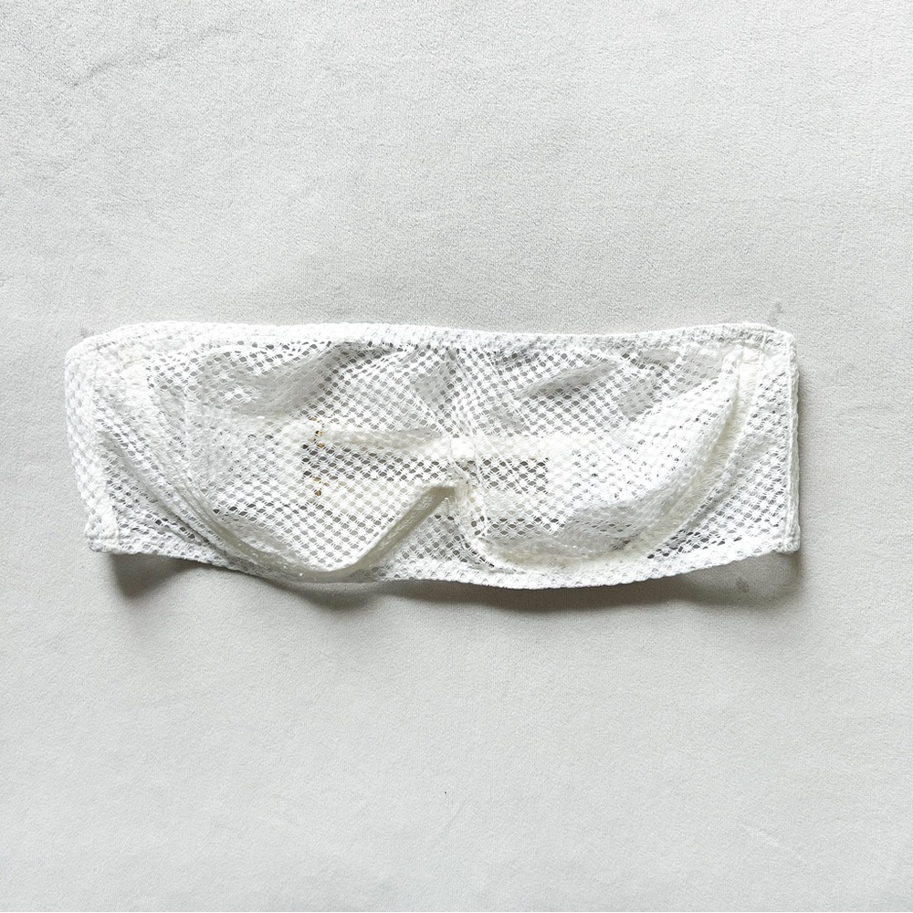 Gooseberry Strapless White Lace Bandeau with Light Underwire Support - Medium